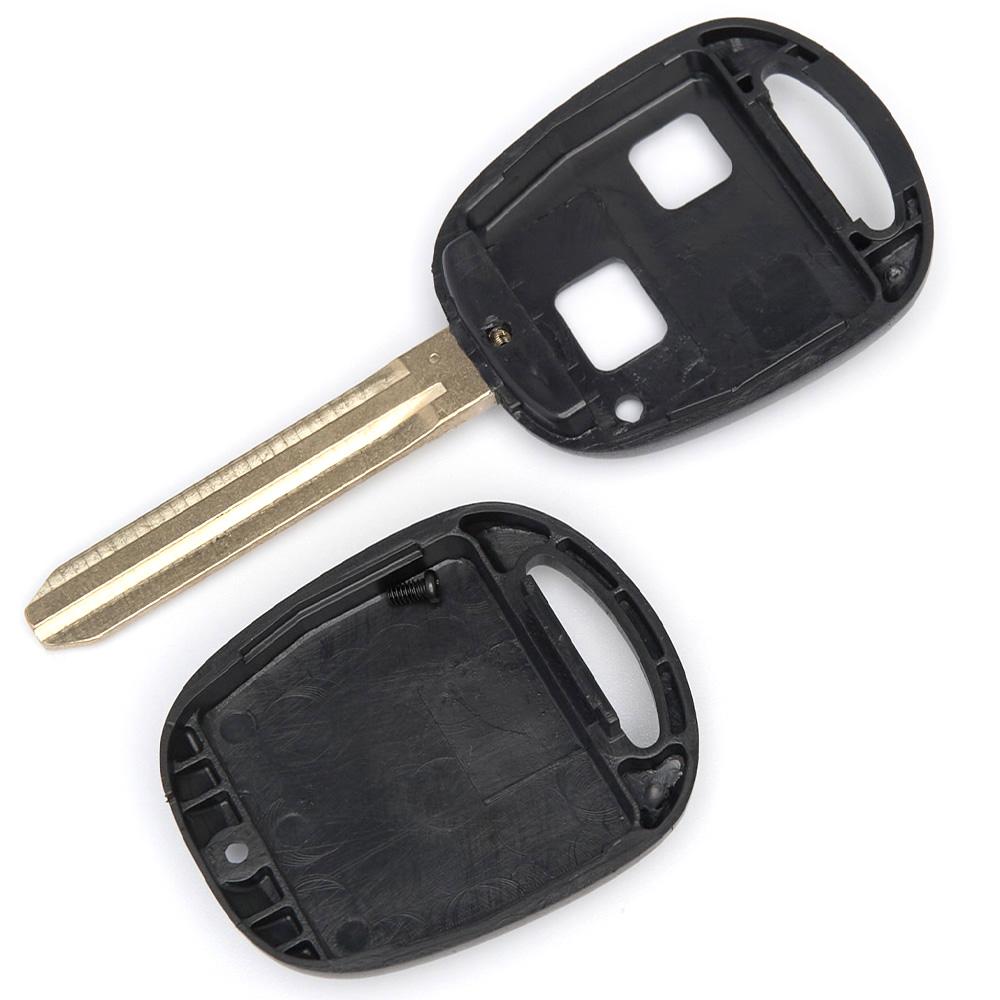 Корпус ключа на 2 кнопки Toyota Avensis , Corolla , RAV 4 , Camry 30 , Land Cruiser 100 ( J100 ) (лезвие TOY47)