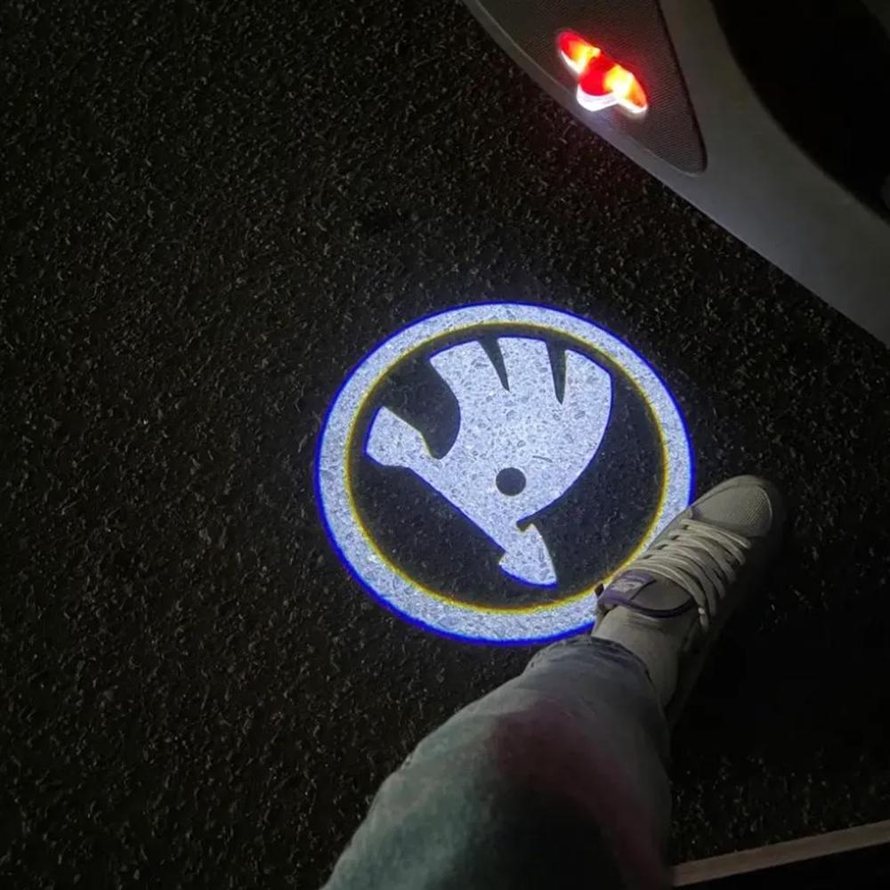 LED проекция подсветка логотипа для дверей Skoda Octavia Tour A4, A5 (Белые)