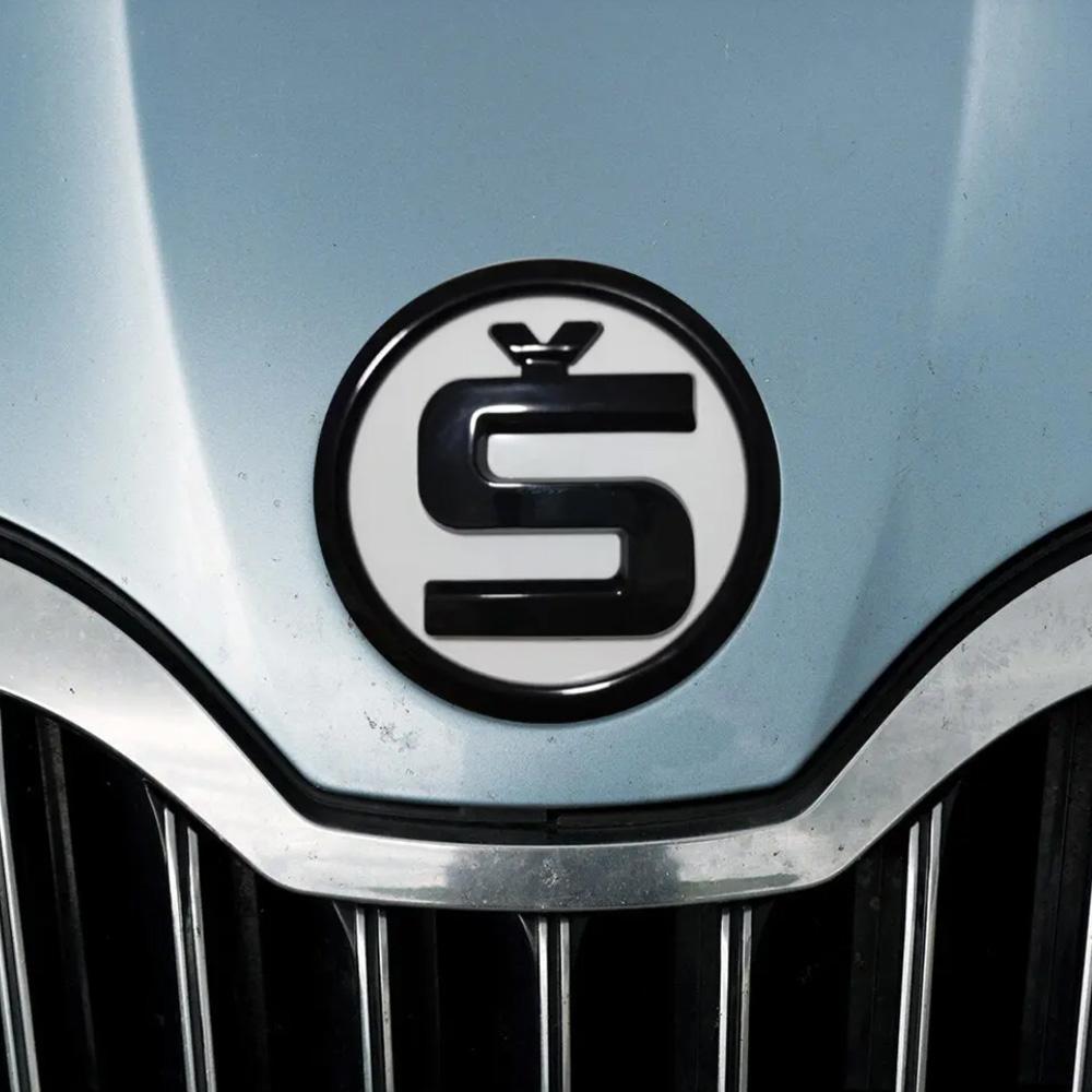 Эмблема логотип шильдик значок крышки багажника Skoda Octavia Tour A5 A7 , Fabia , Rapid , Superb , Yeti (белая маленькая 79мм ) дизайн S, 5JD853621A